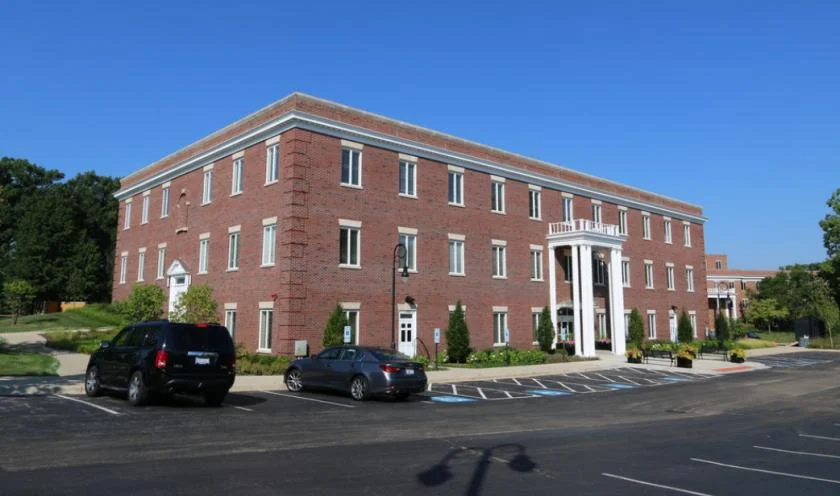 Portfolio Dashboard – 907 N Elm St